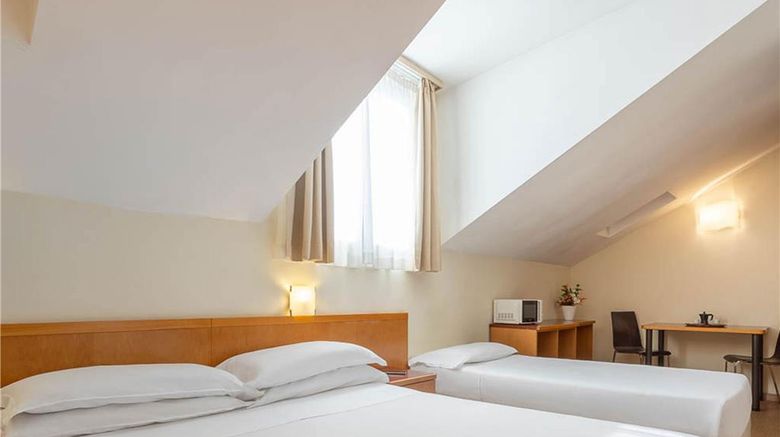 <b>IH Aparthotel Milano Argonne Park Suite</b>. Images powered by <a href="https://iceportal.shijigroup.com/" title="IcePortal" target="_blank">IcePortal</a>.
