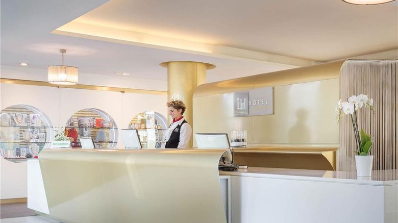 <b>iH Hotels Roma Z3 Ballroom</b>. Images powered by <a href="https://iceportal.shijigroup.com/" title="IcePortal" target="_blank">IcePortal</a>.
