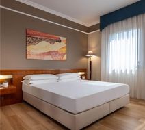 Hotel Admiral Room