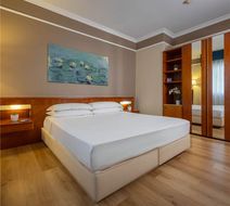 Hotel Admiral Room