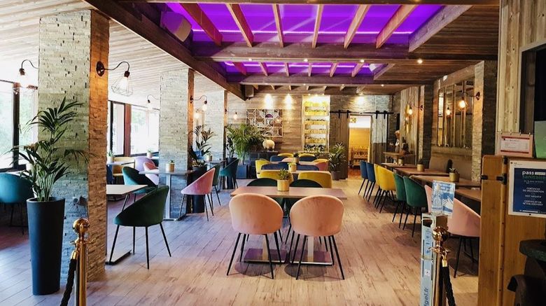 <b>Hotel Le Panorama Restaurant</b>. Images powered by <a href="https://iceportal.shijigroup.com/" title="IcePortal" target="_blank">IcePortal</a>.