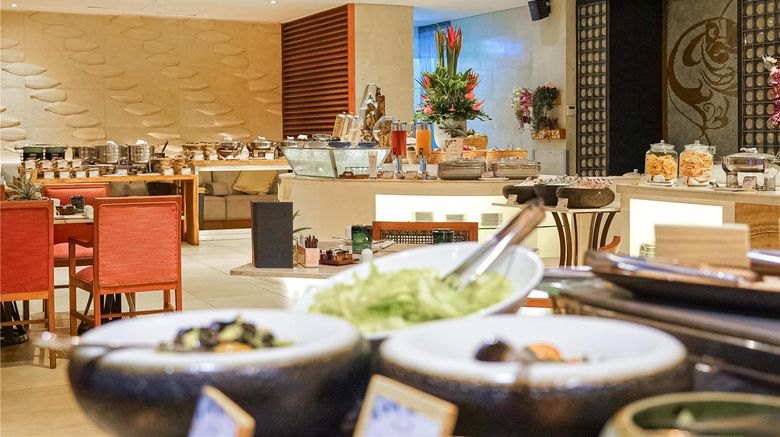 <b>Samabe Bali Suites & Villas Restaurant</b>. Images powered by <a href="https://iceportal.shijigroup.com/" title="IcePortal" target="_blank">IcePortal</a>.