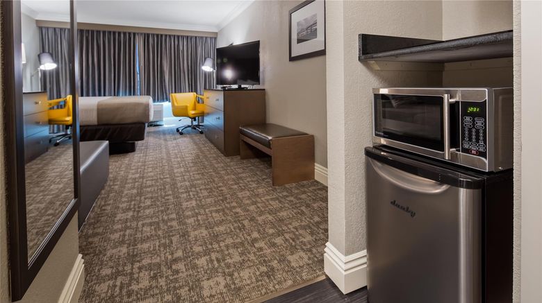 <b>Cottonwood Airport & Expo Hotel Suite</b>. Images powered by <a href="https://iceportal.shijigroup.com/" title="IcePortal" target="_blank">IcePortal</a>.