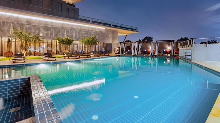 Alisa Hotel Tema Pool