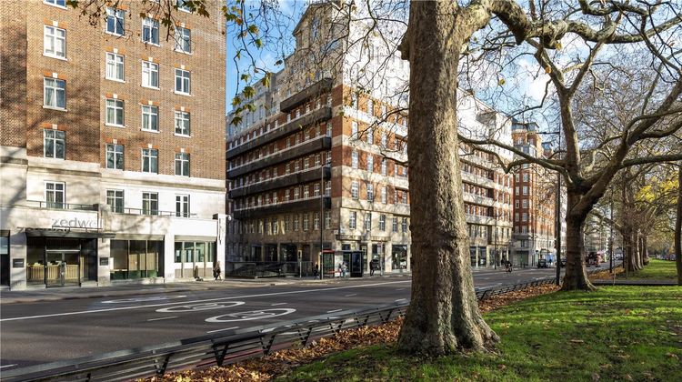 Zedwell Underground Hotel Park Lane Exterior