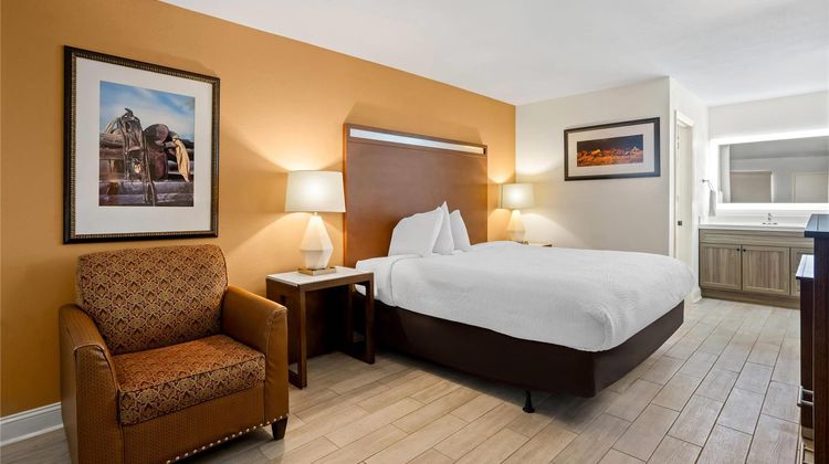 Budget Host Inn Room
