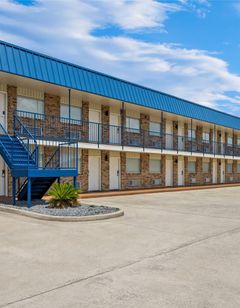 Budget Host Inn