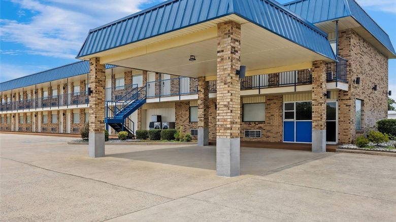 <b>Budget Host Inn Exterior</b>. Images powered by <a href="https://iceportal.shijigroup.com/" title="IcePortal" target="_blank">IcePortal</a>.