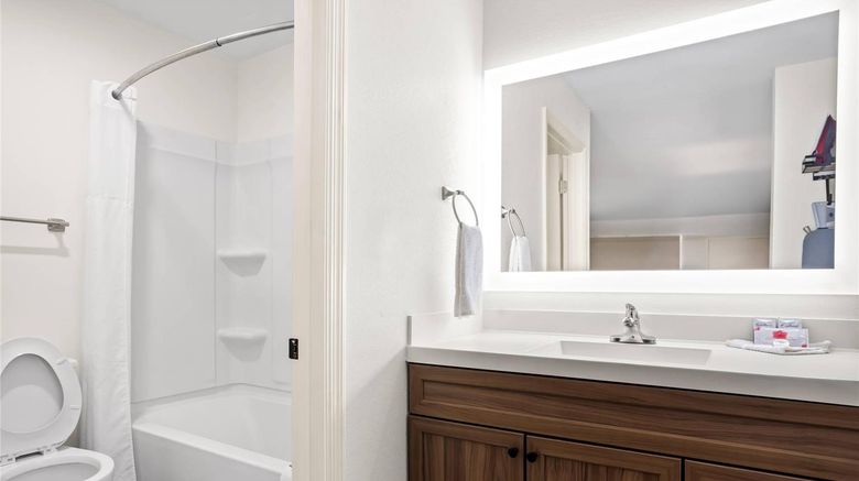 <b>Budget Host Inn Room</b>. Images powered by <a href="https://iceportal.shijigroup.com/" title="IcePortal" target="_blank">IcePortal</a>.