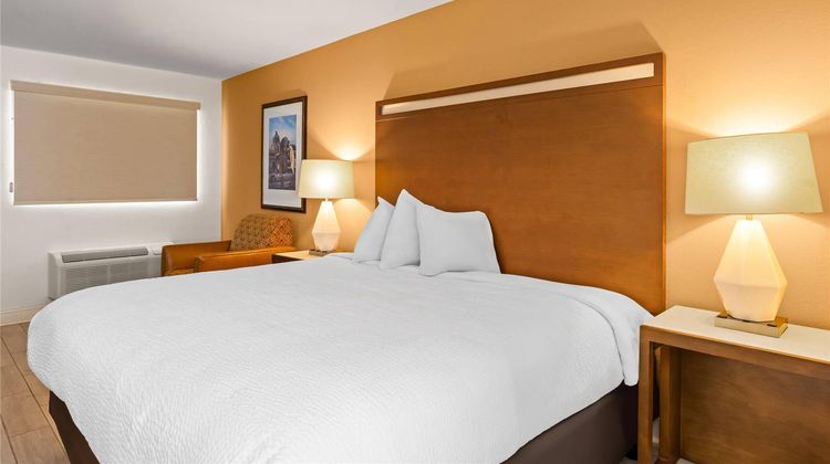 Budget Host Inn Room