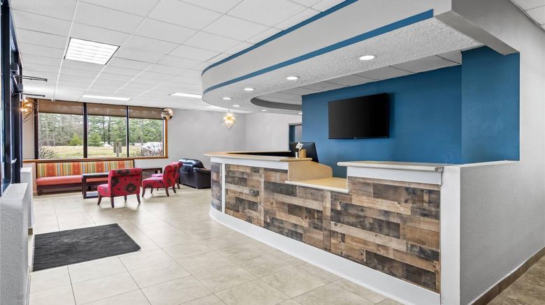 <b>Ramada Hotel and Conference Center Lobby</b>. Images powered by <a href="https://iceportal.shijigroup.com/" title="IcePortal" target="_blank">IcePortal</a>.