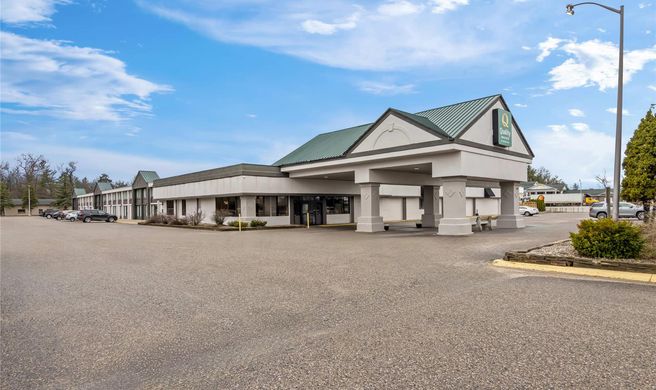 Ramada Hotel and Conference Center Exterior