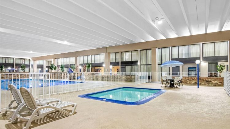 Ramada Hotel and Conference Center Pool
