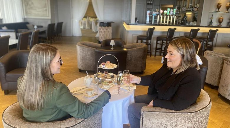 <b>Ballyliffin Lodge Hotel & Spa Lobby</b>. Images powered by <a href="https://iceportal.shijigroup.com/" title="IcePortal" target="_blank">IcePortal</a>.