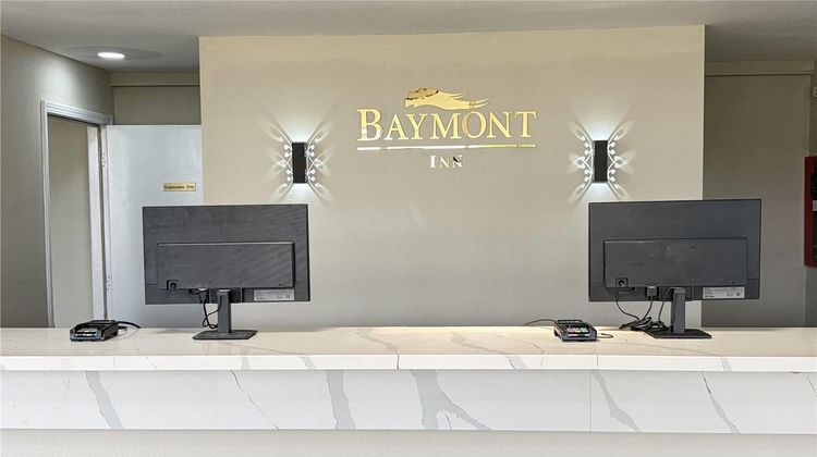 Baymont by Wyndham Pensacola NAS Corry Lobby