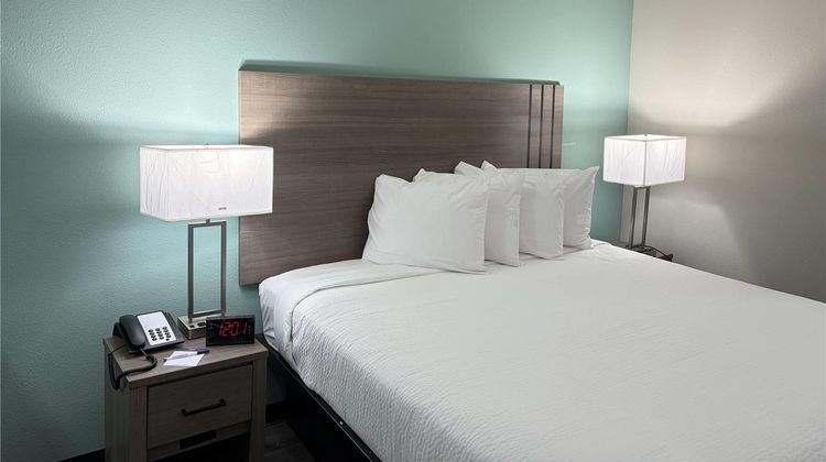 Baymont by Wyndham Pensacola NAS Corry Room