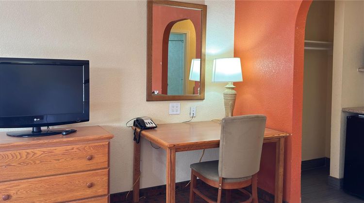 Travelodge by Wyndham Lubbock Room