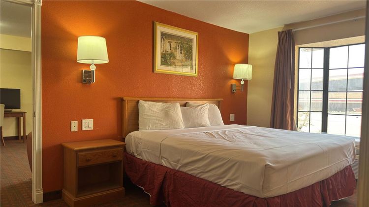 Travelodge by Wyndham Lubbock Room