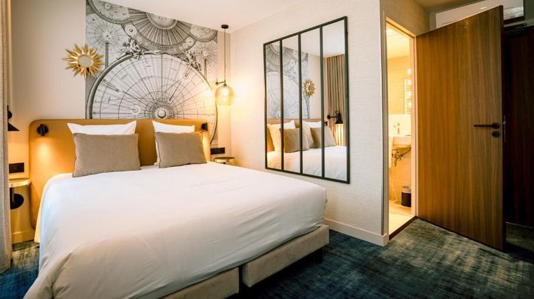 <b>Hotel Laperouse Room</b>. Images powered by <a href="https://iceportal.shijigroup.com/" title="IcePortal" target="_blank">IcePortal</a>.