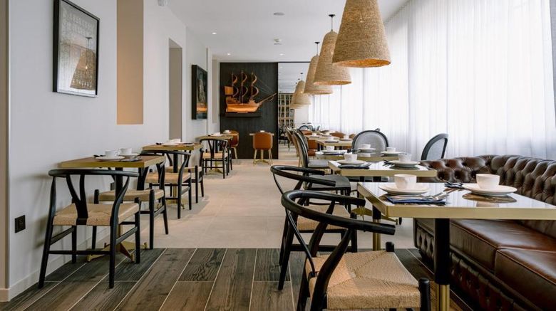 <b>Hotel Laperouse Restaurant</b>. Images powered by <a href="https://iceportal.shijigroup.com/" title="IcePortal" target="_blank">IcePortal</a>.