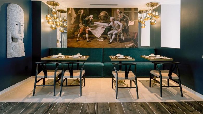 <b>Hotel Laperouse Restaurant</b>. Images powered by <a href="https://iceportal.shijigroup.com/" title="IcePortal" target="_blank">IcePortal</a>.