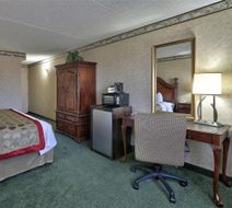 Ramada by Wyndham Albuquerque Midtown Room
