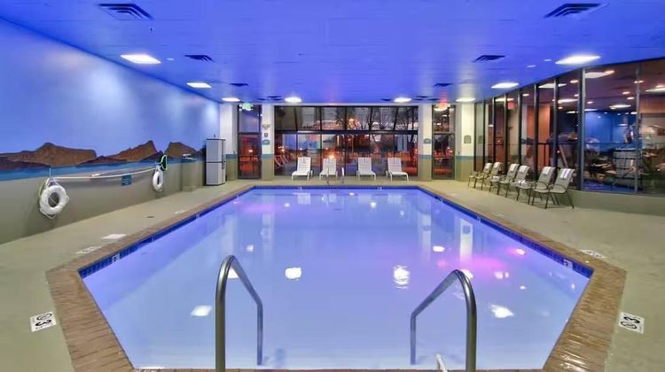 Ramada by Wyndham Albuquerque Midtown Pool