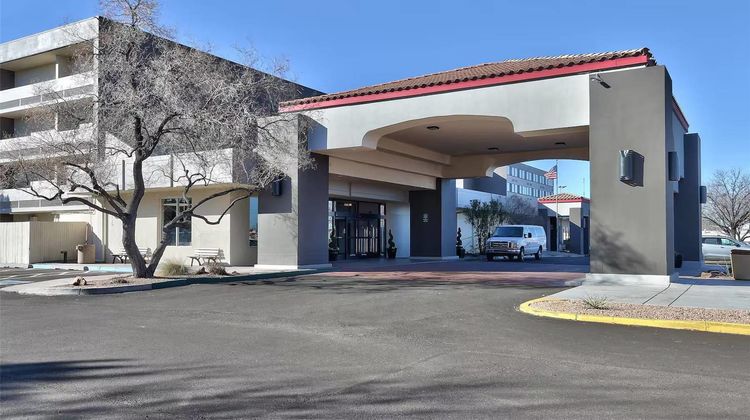 Ramada by Wyndham Albuquerque Midtown Exterior