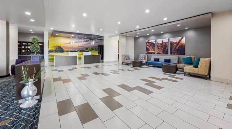 Quality Inn & Suites Colorado City Lobby