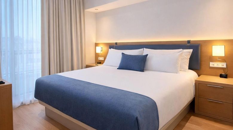 <b>Dolce by Wyndham Miami Beach Room</b>. Images powered by <a href="https://iceportal.shijigroup.com/" title="IcePortal" target="_blank">IcePortal</a>.