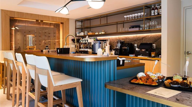<b>Dolce by Wyndham Miami Beach Restaurant</b>. Images powered by <a href="https://iceportal.shijigroup.com/" title="IcePortal" target="_blank">IcePortal</a>.