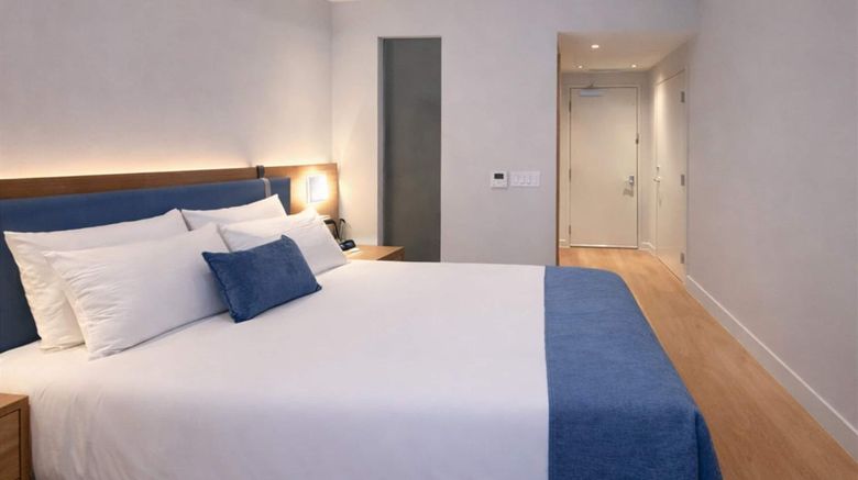<b>Dolce by Wyndham Miami Beach Room</b>. Images powered by <a href="https://iceportal.shijigroup.com/" title="IcePortal" target="_blank">IcePortal</a>.