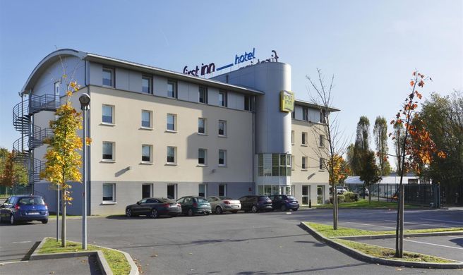 First Inn Hotel Exterior