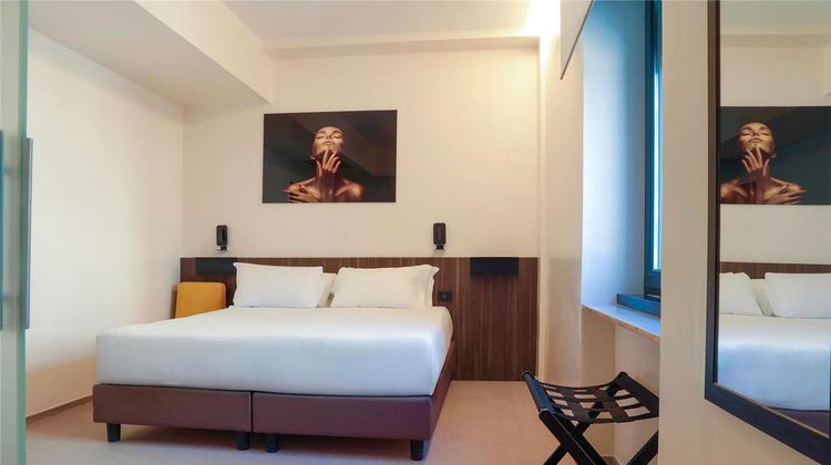 Best Western Hotel Revolution Room