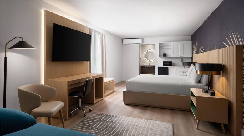 <b>The Harrison Hotel Downtown Hollywood Suite</b>. Images powered by <a href="https://iceportal.shijigroup.com/" title="IcePortal" target="_blank">IcePortal</a>.