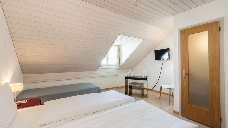 <b>Hotel Baeren, Solothurn Room</b>. Images powered by <a href="https://iceportal.shijigroup.com/" title="IcePortal" target="_blank">IcePortal</a>.