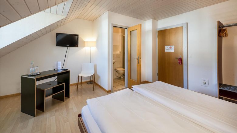 <b>Hotel Baeren, Solothurn Room</b>. Images powered by <a href="https://iceportal.shijigroup.com/" title="IcePortal" target="_blank">IcePortal</a>.