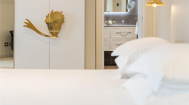 <b>Boscolo Lyon Room</b>. Images powered by <a href="https://iceportal.shijigroup.com/" title="IcePortal" target="_blank">IcePortal</a>.