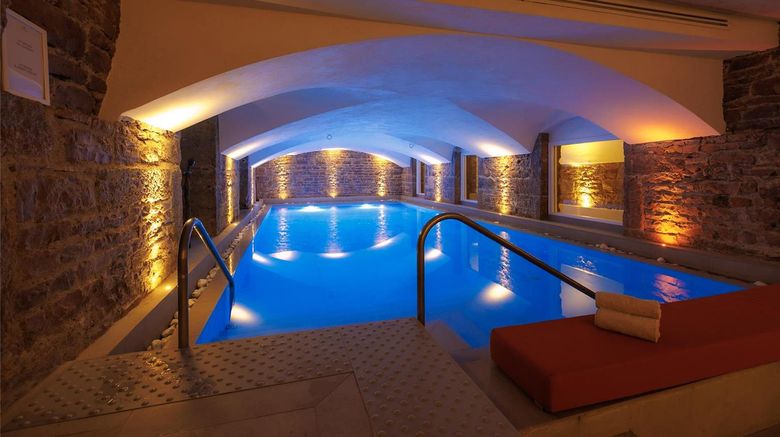 <b>Boscolo Lyon Pool</b>. Images powered by <a href="https://iceportal.shijigroup.com/" title="IcePortal" target="_blank">IcePortal</a>.