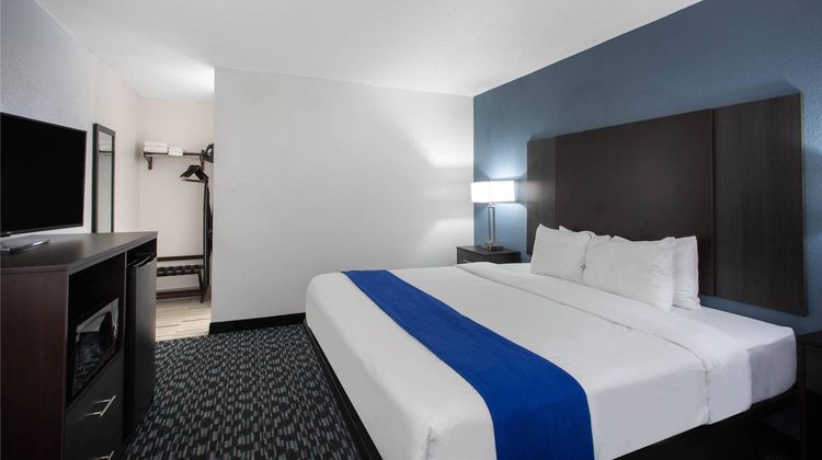 Baymont by Wyndham Charlotte University Room