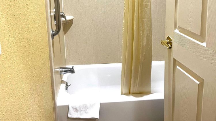 Quality Inn Montgomery - Lake Conroe Room