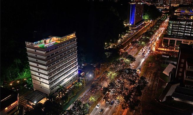 Howard Johnson Kota Kinabalu City Centre Exterior