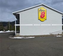 Super 8 by Wyndham Clearwater BC Exterior