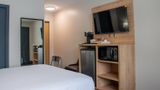 Super 8 by Wyndham Clearwater BC Room