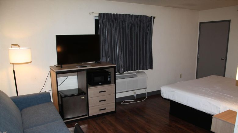 <b>Baymont by Wyndham Sault Ste Marie Room</b>. Images powered by <a href="https://iceportal.shijigroup.com/" title="IcePortal" target="_blank">IcePortal</a>.
