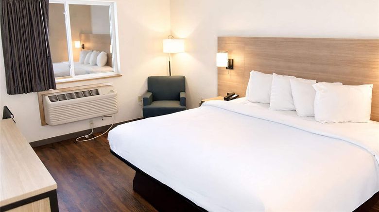 <b>Baymont by Wyndham Sault Ste Marie Room</b>. Images powered by <a href="https://iceportal.shijigroup.com/" title="IcePortal" target="_blank">IcePortal</a>.