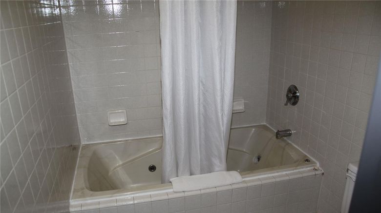 <b>Baymont by Wyndham Sault Ste Marie Room</b>. Images powered by <a href="https://iceportal.shijigroup.com/" title="IcePortal" target="_blank">IcePortal</a>.