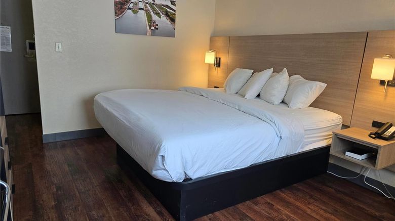 <b>Baymont by Wyndham Sault Ste Marie Room</b>. Images powered by <a href="https://iceportal.shijigroup.com/" title="IcePortal" target="_blank">IcePortal</a>.