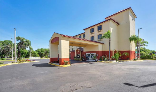 Wingate by Wyndham Leesburg Florida Exterior