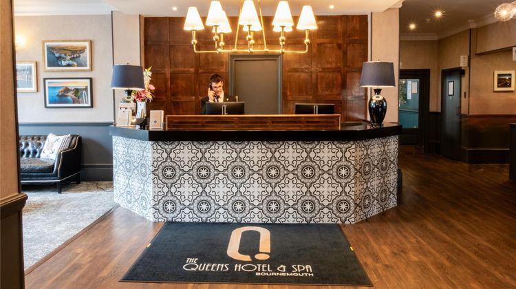 Queens Hotel & Spa Lobby